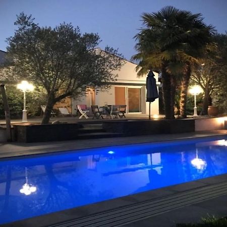Adorable Guest House Avec Balneo Et Piscine Олон-сюр-Мер Экстерьер фото