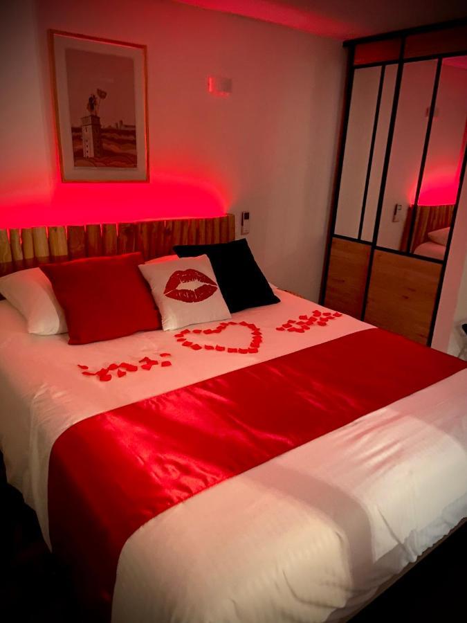Adorable Guest House Avec Balneo Et Piscine Олон-сюр-Мер Экстерьер фото